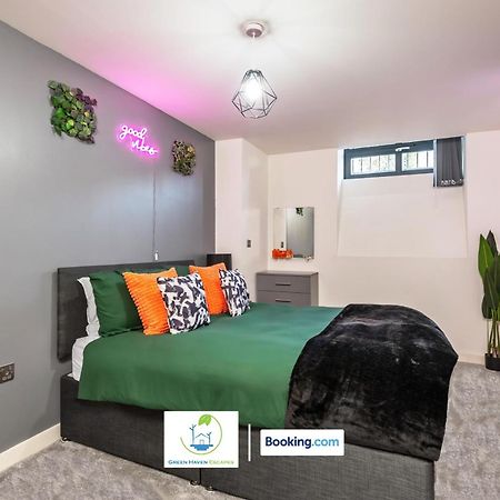 Spacious 1 Bedroom Apartment With 4K Cinema Experience By Green Haven Escapes In Bradford Bradford  Exteriör bild