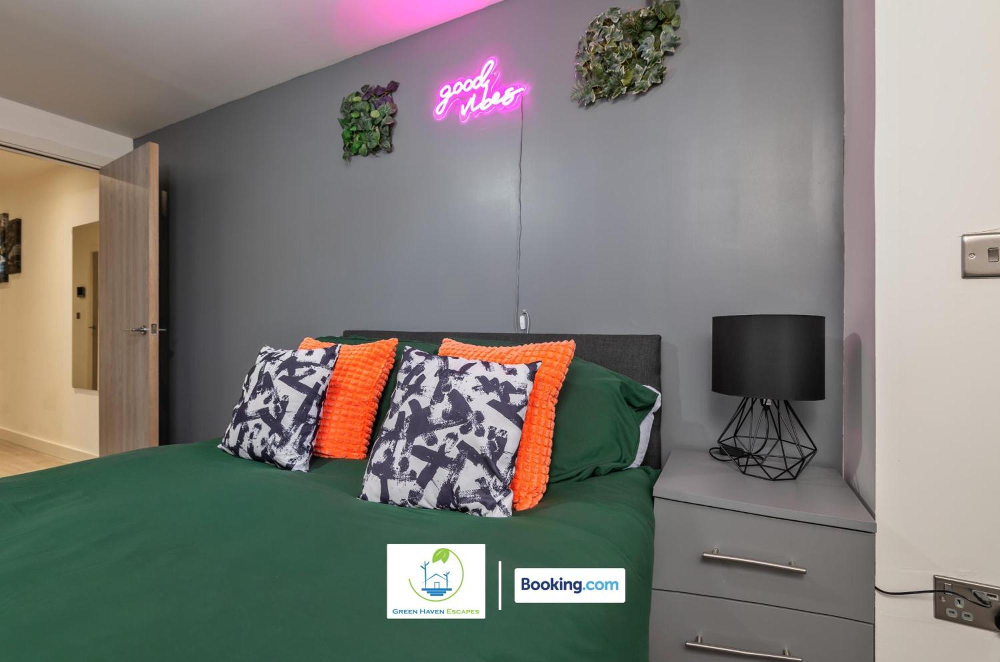 Spacious 1 Bedroom Apartment With 4K Cinema Experience By Green Haven Escapes In Bradford Bradford  Exteriör bild
